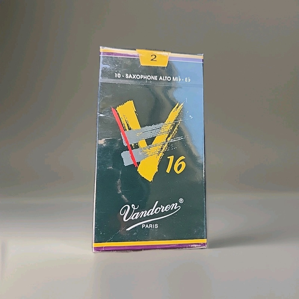 Vandoren V16 Alto Saxophone Reeds - 10 Per‎ Box